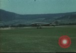 Standbild Allied Flyer entkam aus Haft in der Schweiz Annecy Frankreich, 1944, aus Sekunde 54 historischem Filmmaterial Videoclip 65675060614
