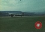 Standbild Allied Flyer entkam aus Haft in der Schweiz Annecy Frankreich, 1944, aus Sekunde 56 historischem Filmmaterial Videoclip 65675060614