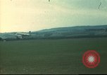 Standbild Allied Flyer entkam aus Haft in der Schweiz Annecy Frankreich, 1944, aus Sekunde 59 historischem Filmmaterial Videoclip 65675060614