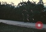 Image rapatrié les aviateurs américains partent sur C-47 Aéronefs Annecy France, 1944, de la seconde 11 séquences d'archives historiques vidéo 65675060616