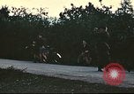 Image rapatrié les aviateurs américains partent sur C-47 Aéronefs Annecy France, 1944, de la seconde 13 séquences d'archives historiques vidéo 65675060616