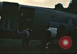 Image rapatrié les aviateurs américains partent sur C-47 Aéronefs Annecy France, 1944, de la seconde 23 séquences d'archives historiques vidéo 65675060616