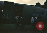 Image rapatrié les aviateurs américains partent sur C-47 Aéronefs Annecy France, 1944, de la seconde 24 séquences d'archives historiques vidéo 65675060616