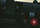 Image rapatrié les aviateurs américains partent sur C-47 Aéronefs Annecy France, 1944, de la seconde 26 séquences d'archives historiques vidéo 65675060616