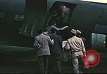 Image rapatrié les aviateurs américains partent sur C-47 Aéronefs Annecy France, 1944, de la seconde 49 séquences d'archives historiques vidéo 65675060616