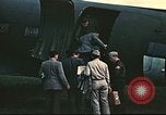 Image rapatrié les aviateurs américains partent sur C-47 Aéronefs Annecy France, 1944, de la seconde 52 séquences d'archives historiques vidéo 65675060616
