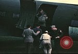 Image rapatrié les aviateurs américains partent sur C-47 Aéronefs Annecy France, 1944, de la seconde 55 séquences d'archives historiques vidéo 65675060616