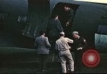 Image rapatrié les aviateurs américains partent sur C-47 Aéronefs Annecy France, 1944, de la seconde 59 séquences d'archives historiques vidéo 65675060616