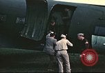 Image rapatrié les aviateurs américains partent sur C-47 Aéronefs Annecy France, 1944, de la seconde 62 séquences d'archives historiques vidéo 65675060616