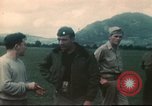 Immagine di Rimpatriata Army Air Forces aviatori Annecy Francia, 1944, secondo 36 filmato di repertorio 65675060617