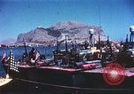 Immagine di Rovine in città Sicilia Italia, 1943, secondo 20 filmato di repertorio 65675060622