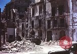 Immagine di Rovine in città Sicilia Italia, 1943, secondo 30 filmato di repertorio 65675060622