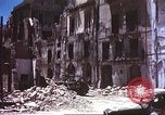 Immagine di Rovine in città Sicilia Italia, 1943, secondo 31 filmato di repertorio 65675060622