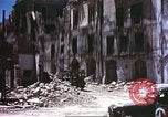 Immagine di Rovine in città Sicilia Italia, 1943, secondo 37 filmato di repertorio 65675060622
