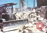 Immagine di Rovine in città Sicilia Italia, 1943, secondo 46 filmato di repertorio 65675060622