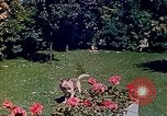 Immagine di Eva Braun Berchtesgaden Germania, 1940, secondo 44 filmato di repertorio 65675060652