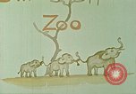 Immagine di Eva Braun allo zoo Berchtesgaden Germania, 1940, secondo 4 filmato di repertorio 65675060660