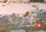 Immagine di Eva Braun allo zoo Berchtesgaden Germania, 1940, secondo 17 filmato di repertorio 65675060660