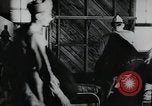 Standbild Die Ausbildung von neuen US-Rekruten Zweiten Weltkrieg United States USA, 1943, aus Sekunde 60 historischem Filmmaterial Videoclip 65675060677