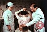 Standbild japanischen Atombombe Opfer Pflege Hiroshima Japan, 1946, aus Sekunde 22 historischem Filmmaterial Videoclip 65675060685