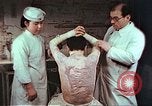 Standbild japanischen Atombombe Opfer Pflege Hiroshima Japan, 1946, aus Sekunde 26 historischem Filmmaterial Videoclip 65675060685