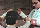 Standbild Handaufzug von Atombombe Hiroshima Japan, 1946, aus Sekunde 3 historischem Filmmaterial Videoclip 65675060686