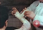 Standbild Handaufzug von Atombombe Hiroshima Japan, 1946, aus Sekunde 12 historischem Filmmaterial Videoclip 65675060686