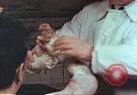 Standbild Handaufzug von Atombombe Hiroshima Japan, 1946, aus Sekunde 16 historischem Filmmaterial Videoclip 65675060686