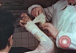 Standbild Handaufzug von Atombombe Hiroshima Japan, 1946, aus Sekunde 17 historischem Filmmaterial Videoclip 65675060686