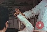 Standbild Handaufzug von Atombombe Hiroshima Japan, 1946, aus Sekunde 25 historischem Filmmaterial Videoclip 65675060686