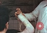 Standbild Handaufzug von Atombombe Hiroshima Japan, 1946, aus Sekunde 28 historischem Filmmaterial Videoclip 65675060686
