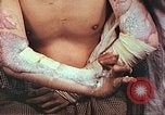 Standbild Handaufzug von Atombombe Hiroshima Japan, 1946, aus Sekunde 35 historischem Filmmaterial Videoclip 65675060686