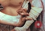 Standbild Handaufzug von Atombombe Hiroshima Japan, 1946, aus Sekunde 43 historischem Filmmaterial Videoclip 65675060686
