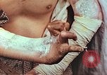 Standbild Handaufzug von Atombombe Hiroshima Japan, 1946, aus Sekunde 44 historischem Filmmaterial Videoclip 65675060686