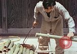 Standbild japanische Arbeiter Kyoto Japan, 1946, aus Sekunde 3 historischem Filmmaterial Videoclip 65675060731