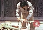 Standbild japanische Arbeiter Kyoto Japan, 1946, aus Sekunde 7 historischem Filmmaterial Videoclip 65675060731
