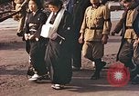 Standbild Trauerzug Nagasaki Japan, 1946, aus Sekunde 37 historischem Filmmaterial Videoclip 65675060733