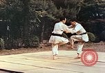 Standbild Judo Übung Japan, 1946, aus Sekunde 6 historischem Filmmaterial Videoclip 65675060737