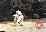 Standbild Judo Übung Japan, 1946, aus Sekunde 8 historischem Filmmaterial Videoclip 65675060737