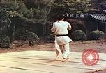 Standbild Judo Übung Japan, 1946, aus Sekunde 10 historischem Filmmaterial Videoclip 65675060737