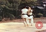 Standbild Judo Übung Japan, 1946, aus Sekunde 20 historischem Filmmaterial Videoclip 65675060737