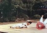 Standbild Judo Übung Japan, 1946, aus Sekunde 24 historischem Filmmaterial Videoclip 65675060737
