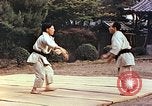 Standbild Judo Übung Japan, 1946, aus Sekunde 26 historischem Filmmaterial Videoclip 65675060737