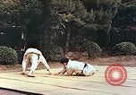 Standbild Judo Übung Japan, 1946, aus Sekunde 37 historischem Filmmaterial Videoclip 65675060737
