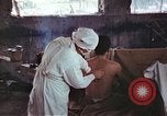 Immagine di Medics giapponese Nagasaki Giappone, 1945, secondo 59 filmato di repertorio 65675060747