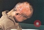 Immagine di Ragazzo giapponese Nagasaki Giappone, 1946, secondo 16 filmato di repertorio 65675060756
