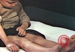 Immagine di Ragazzo giapponese Nagasaki Giappone, 1946, secondo 56 filmato di repertorio 65675060756
