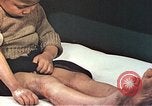 Immagine di Ragazzo giapponese Nagasaki Giappone, 1946, secondo 58 filmato di repertorio 65675060756