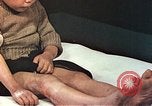 Immagine di Ragazzo giapponese Nagasaki Giappone, 1946, secondo 61 filmato di repertorio 65675060756