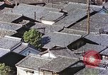 Immagine di Case in legno Kyoto in Giappone, 1946, secondo 45 filmato di repertorio 65675060760